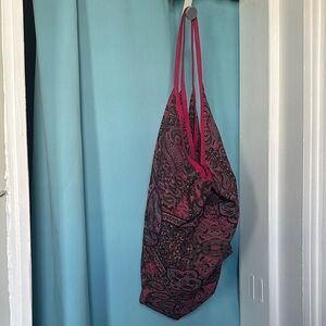 Elegant Paisley Tote Bag in Pink